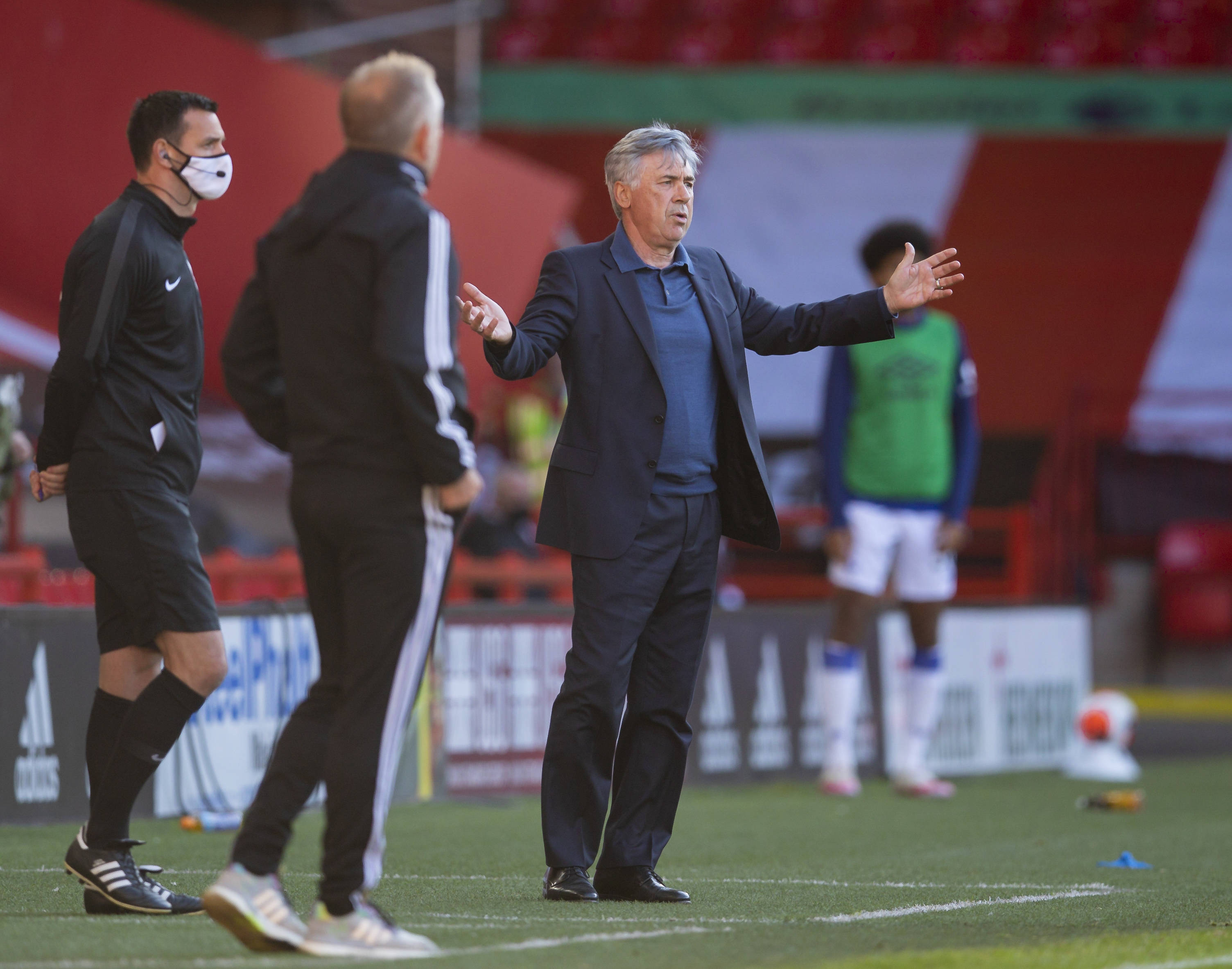 国足坛保持 国足坛保持